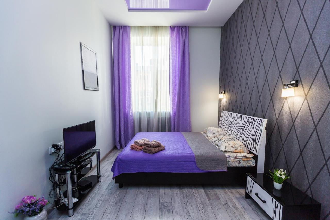 8 Svyatoho Teodora Square Apartments Львів Екстер'єр фото