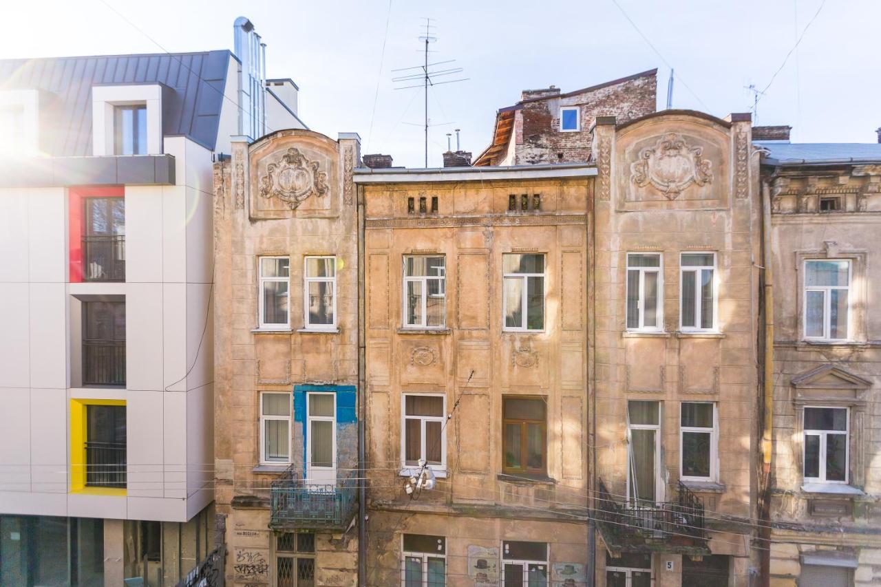 8 Svyatoho Teodora Square Apartments Львів Екстер'єр фото